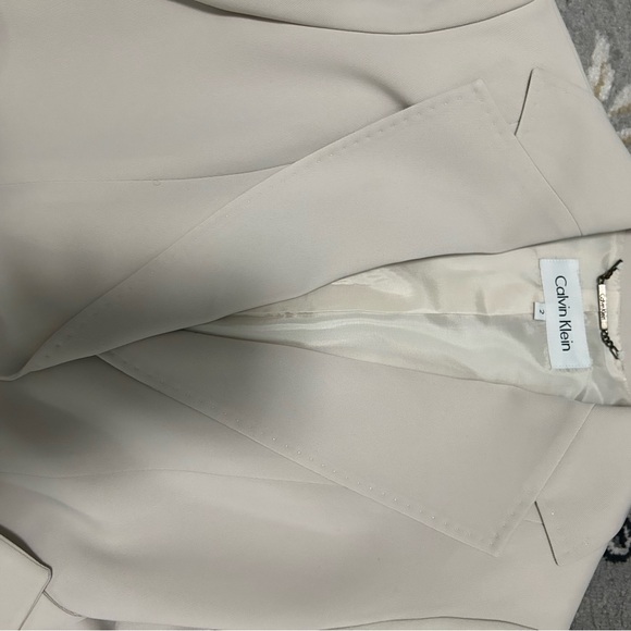 Elegant Cream Women's Pant Suit Set - Picture 4 of 8